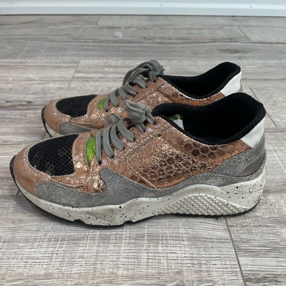 Fun and Funky PP48 size 5 sneakers. - Picture 1 of 7